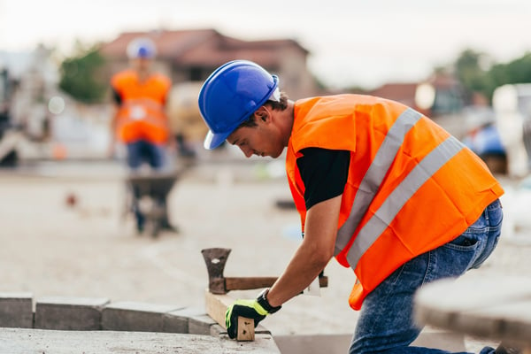 Do prevailing wage laws help or hurt public construction