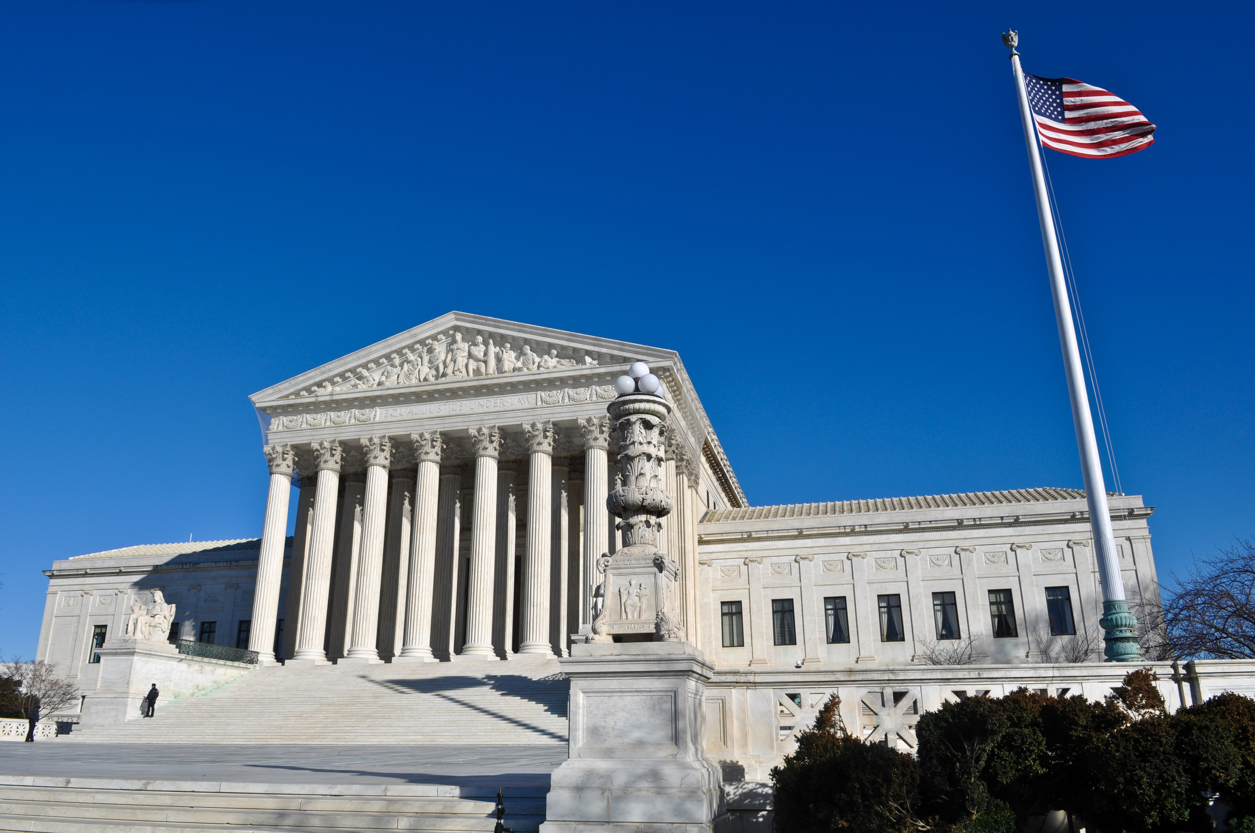 outside shot of the U.S. Supreme Court in Washington, DC