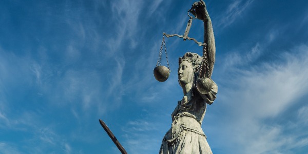 justitia-monument-in-frankfurt-roemerberg-low-angle